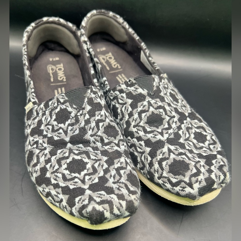 TOMS Black and White Checkered‎ Slip-Ons-Size:7.5, Heel cushions